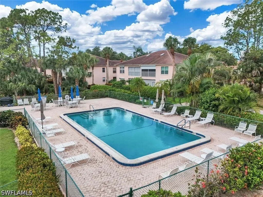 526 Lake Louise Circle Naples FL 34110