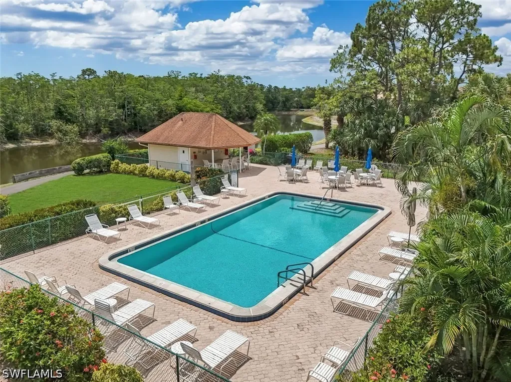 526 Lake Louise Circle Naples FL 34110