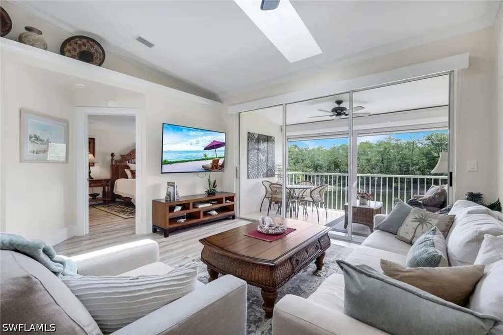 526 Lake Louise Circle Naples FL 34110