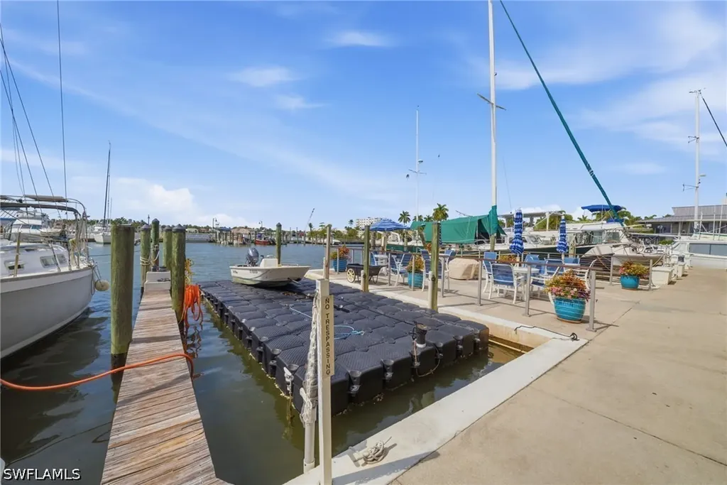 900 Broad Avenue S Naples FL 34102
