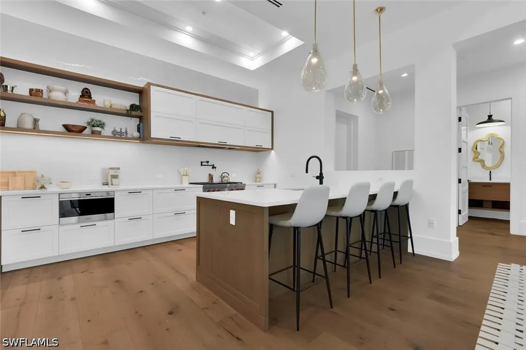 201 8th Street S Naples FL 34102