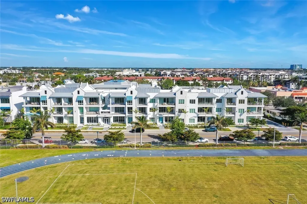201 8th Street S Naples FL 34102