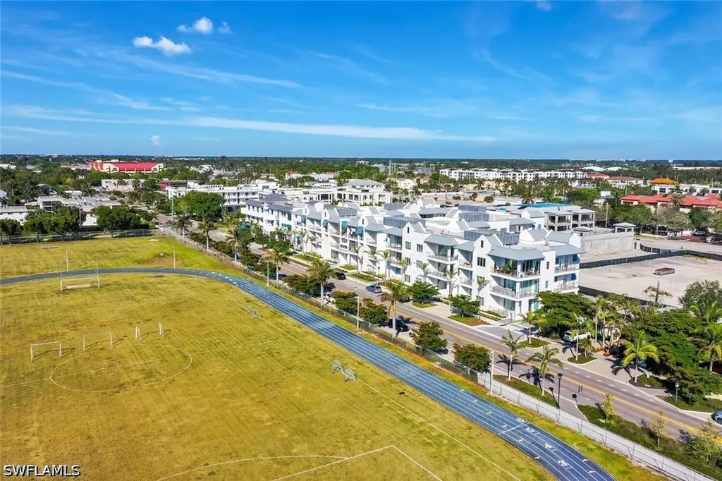 201 8th Street S Naples FL 34102