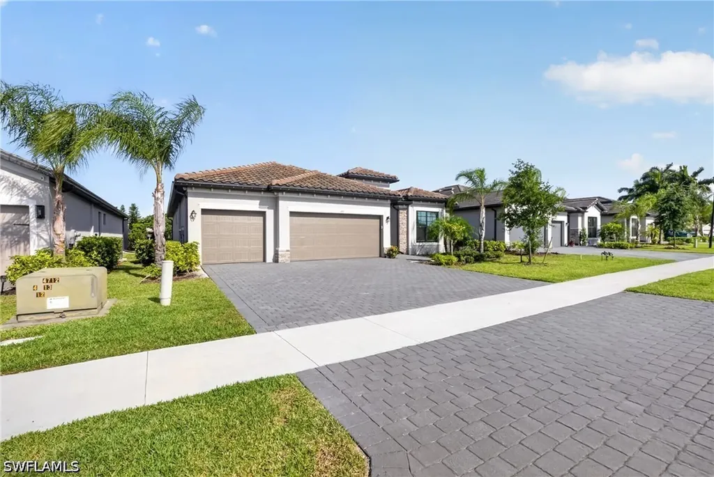 1388 Birdie Drive Naples FL 34120