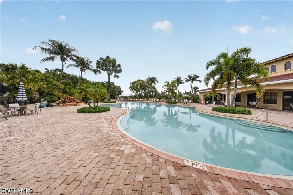 1388 Birdie Drive Naples FL 34120