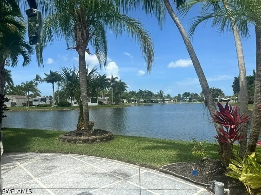 1408 Pearl Lake Point Naples FL 34114
