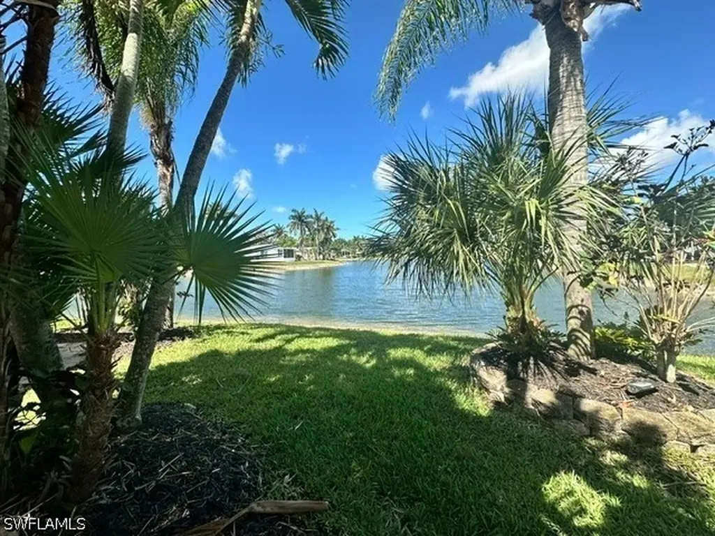 1408 Pearl Lake Point Naples FL 34114
