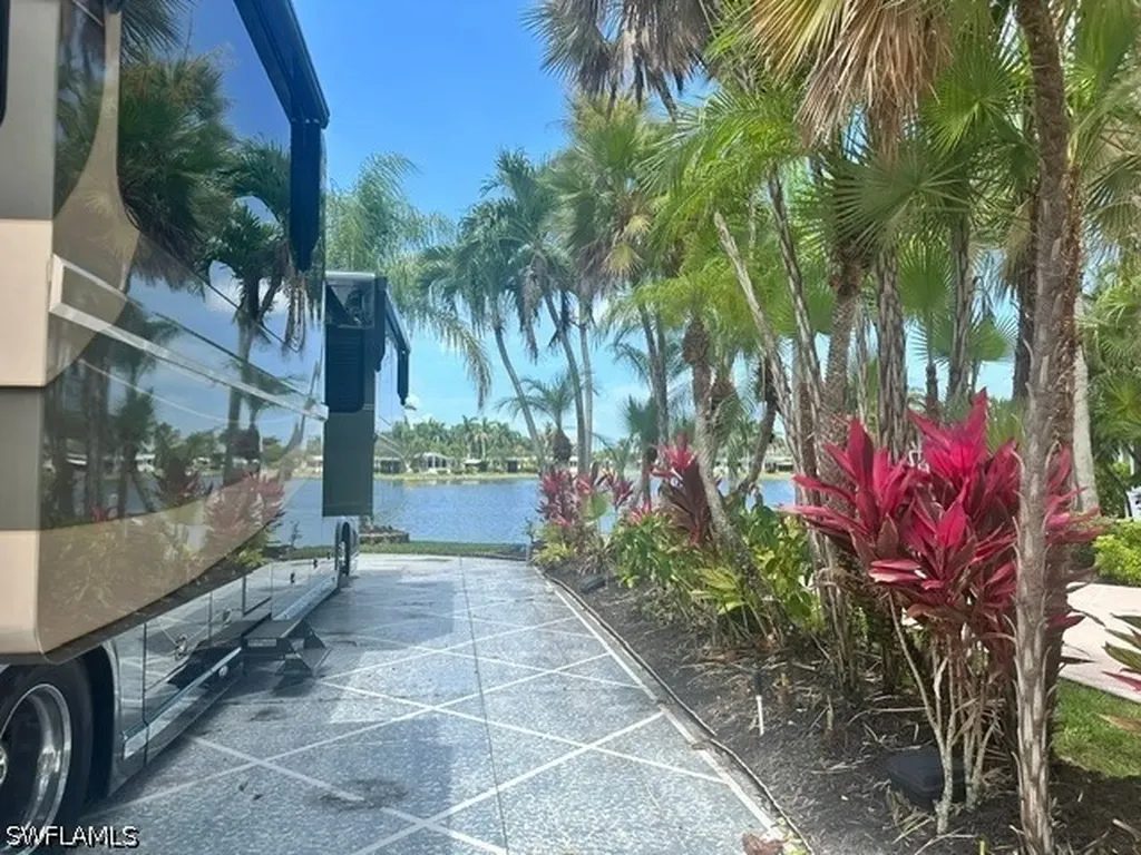 1408 Pearl Lake Point Naples FL 34114