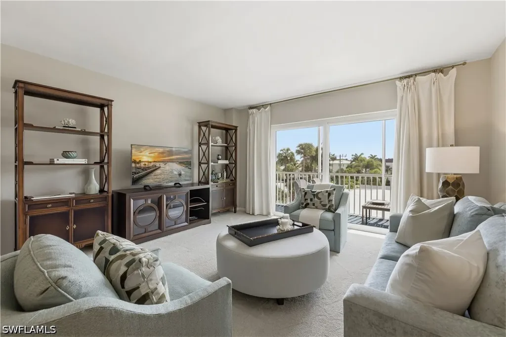 1977 Gulf Shore Boulevard N Naples FL 34102
