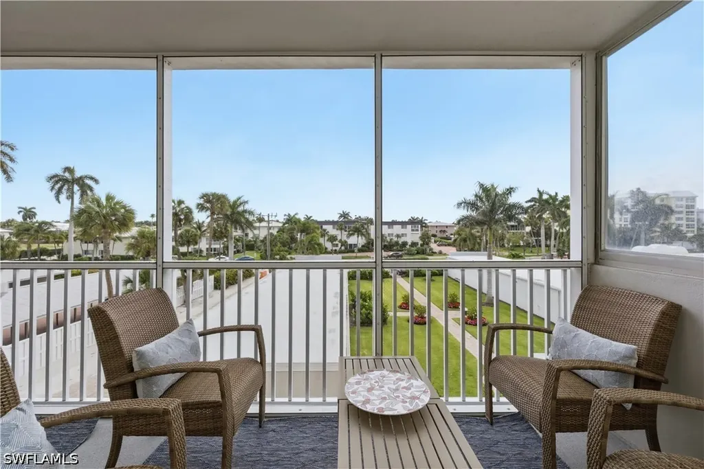 1977 Gulf Shore Boulevard N Naples FL 34102