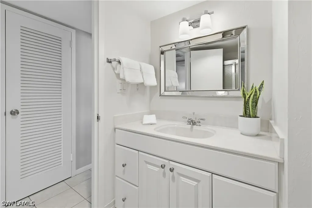1977 Gulf Shore Boulevard N Naples FL 34102
