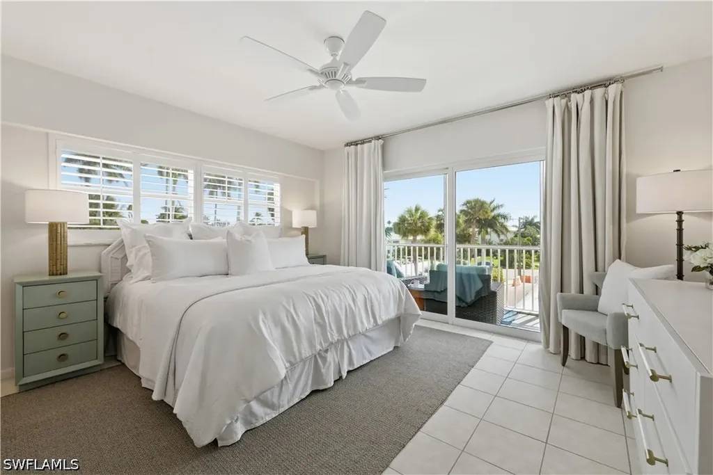 1977 Gulf Shore Boulevard N Naples FL 34102