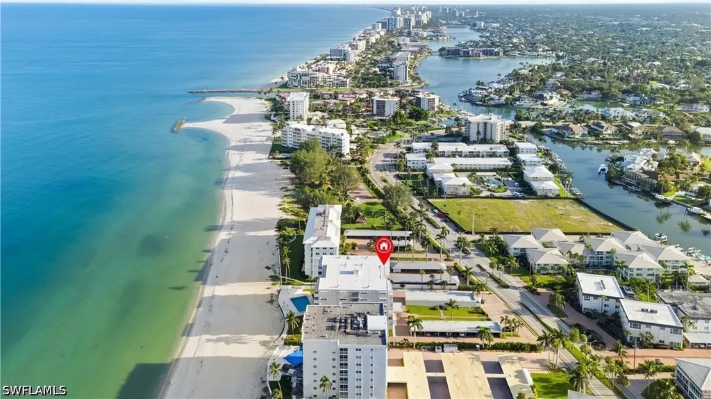 1977 Gulf Shore Boulevard N Naples FL 34102