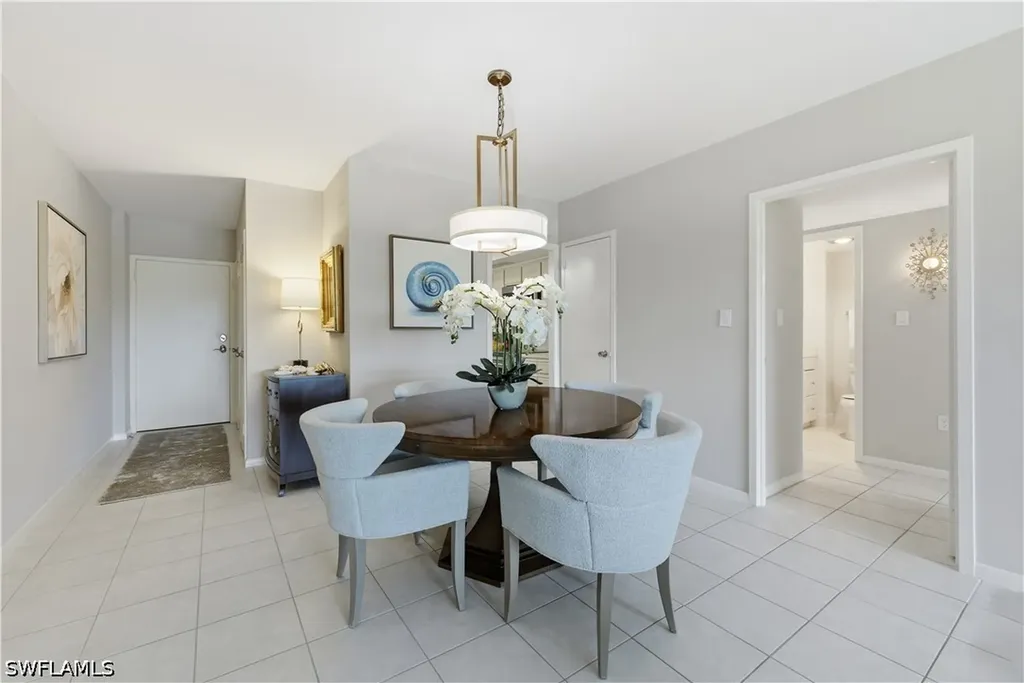 1977 Gulf Shore Boulevard N Naples FL 34102