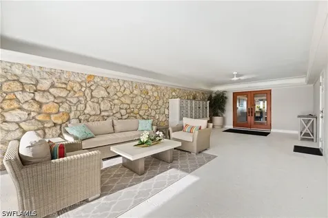 1977 Gulf Shore Boulevard N Naples FL 34102