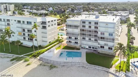 1977 Gulf Shore Boulevard N Naples FL 34102