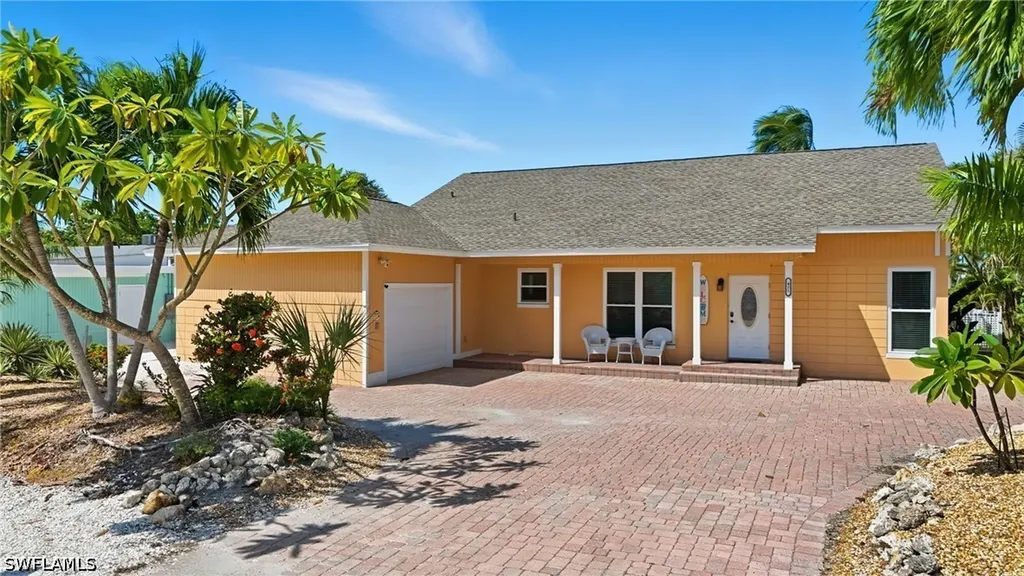 Fort Myers Beach FL, 421 Connecticut Street
