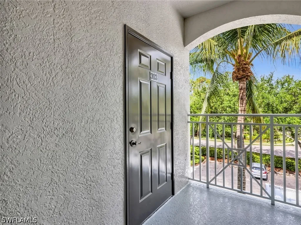 1882 Tarpon Bay Drive S Naples FL 34119