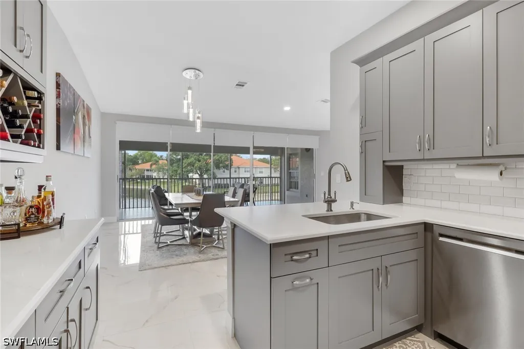 7648 Oleander Gate Drive Naples FL 34109