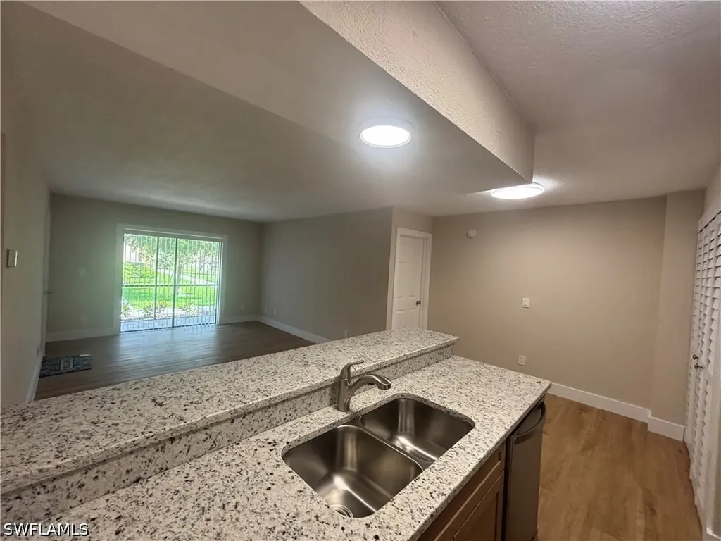 5305 Summerlin Road Fort Myers FL 33919
