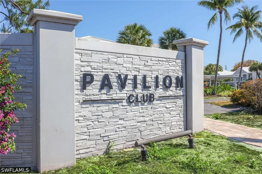 822 Gulf Pavillion Drive Naples FL 34108