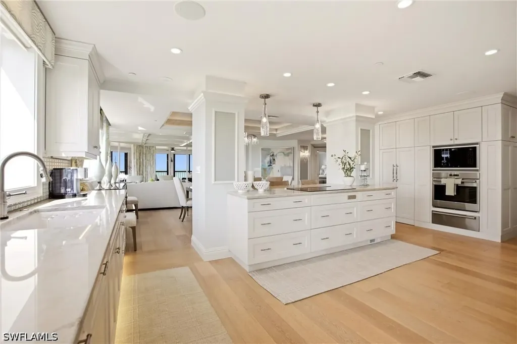 8171 Bay Colony Drive Naples FL 34108