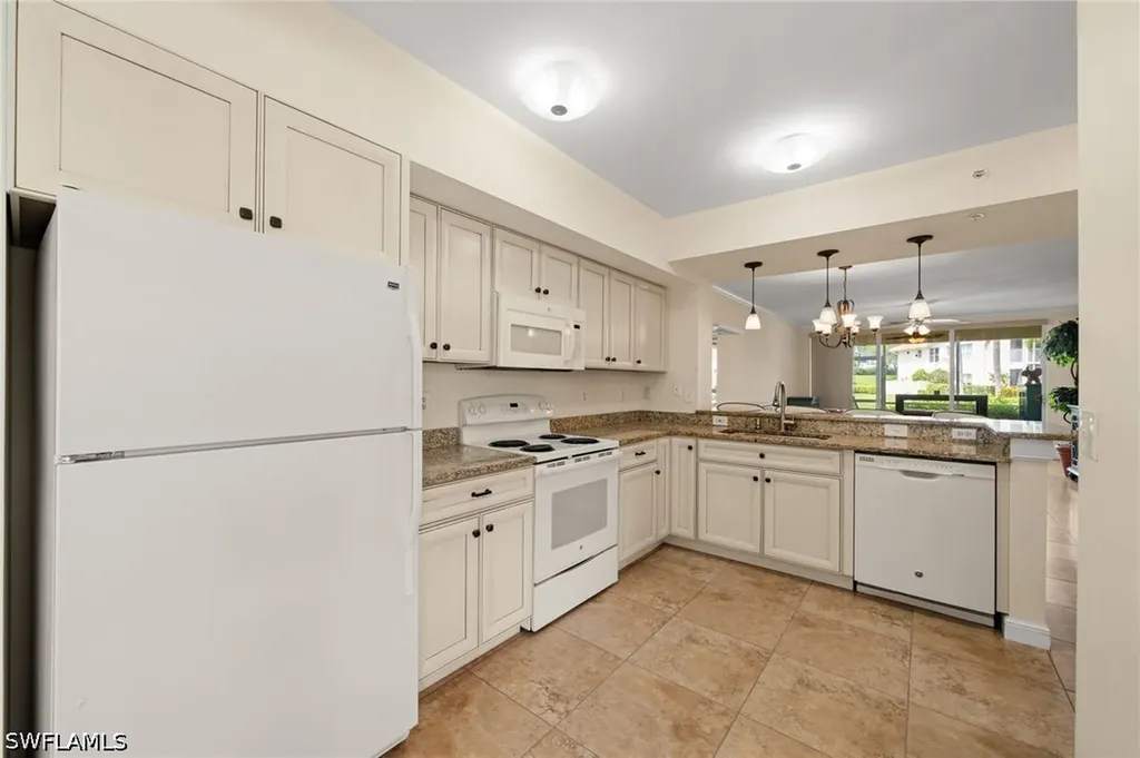5045 Cedar Springs Drive Naples FL 34110