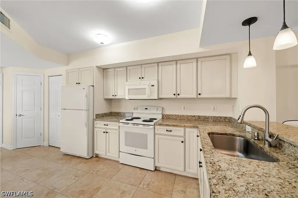 5045 Cedar Springs Drive Naples FL 34110
