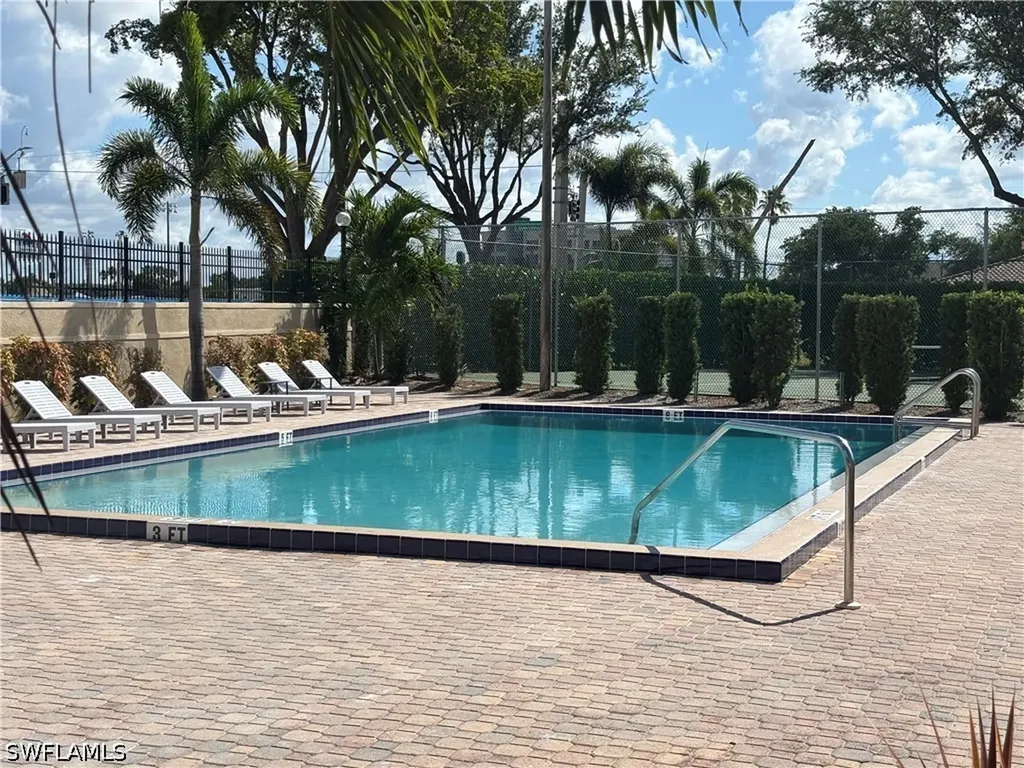 5327 Summerlin Road Fort Myers FL 33919