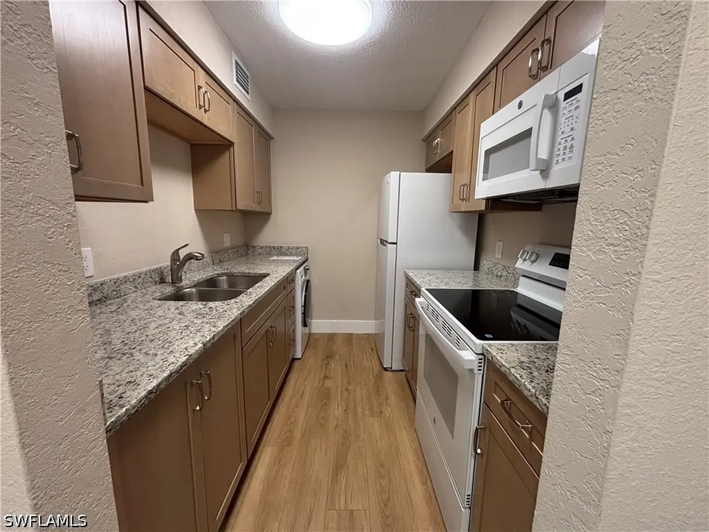 5327 Summerlin Road Fort Myers FL 33919
