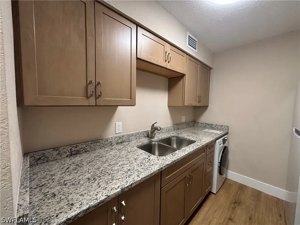 5327 Summerlin Road Fort Myers FL 33919