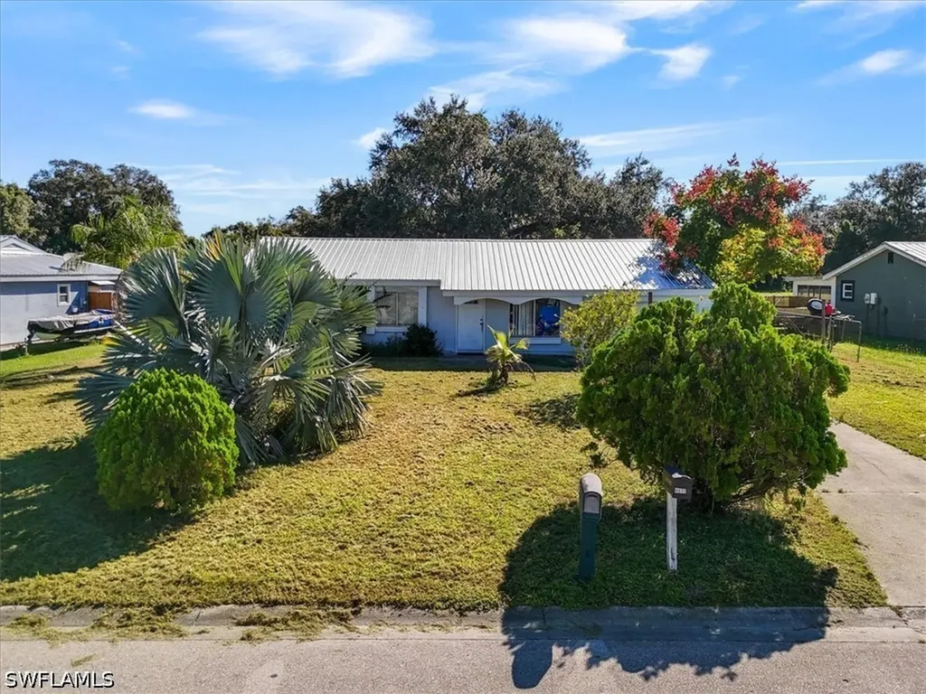 4077 S Edgewater Circle Labelle FL 33935