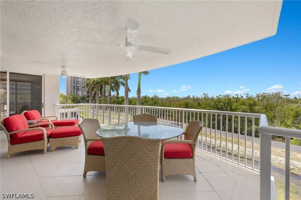 6849 Grenadier Boulevard Naples FL 34108