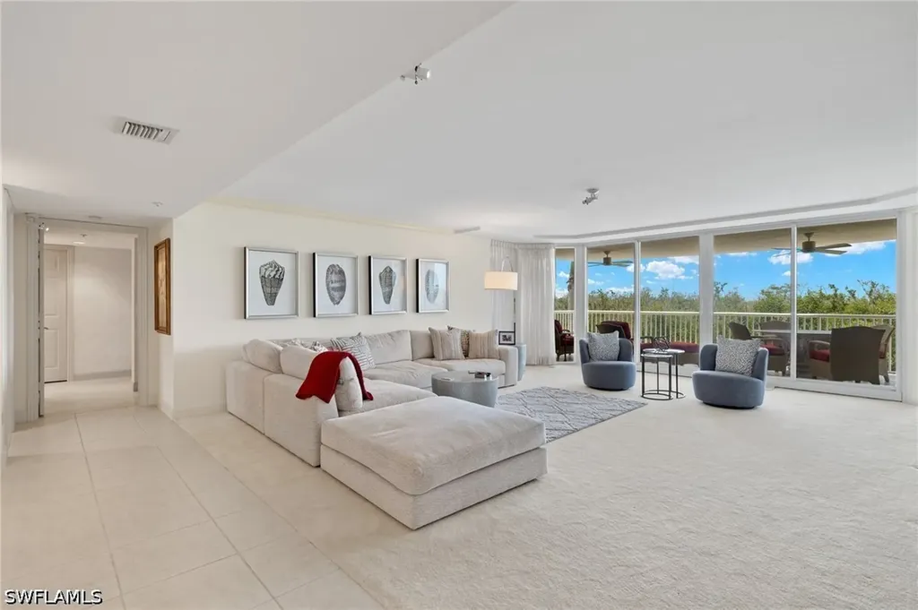 6849 Grenadier Boulevard Naples FL 34108