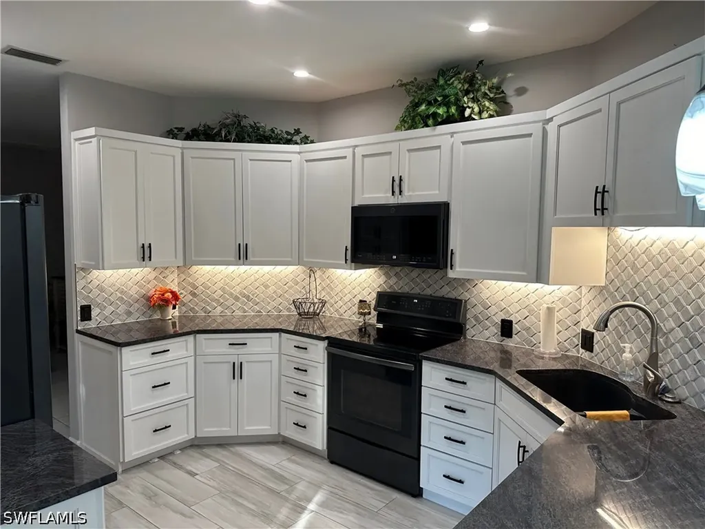 8564 Fairway Bend Estero FL 33967