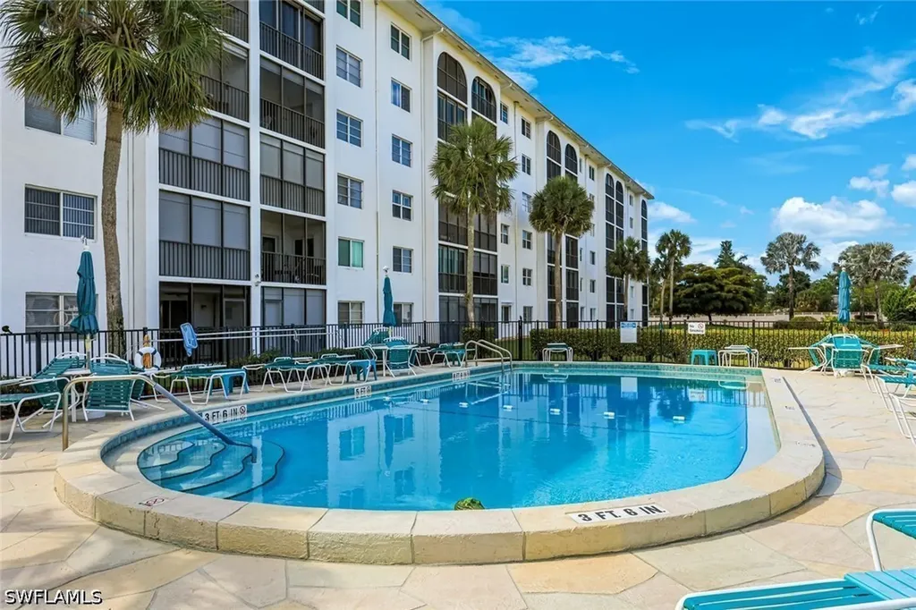 29 High Point Circle E Naples FL 34103