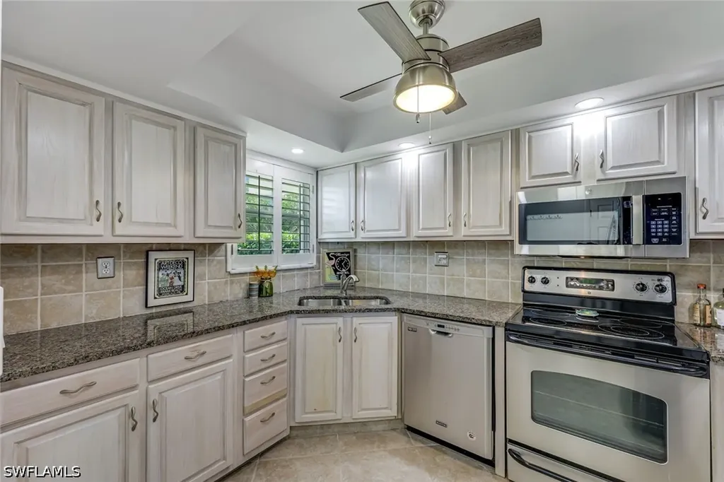 29 High Point Circle E Naples FL 34103