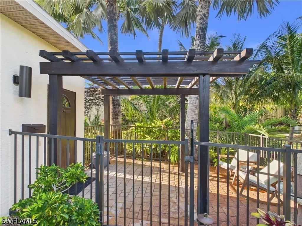 6072 Polly Avenue Naples FL 34112