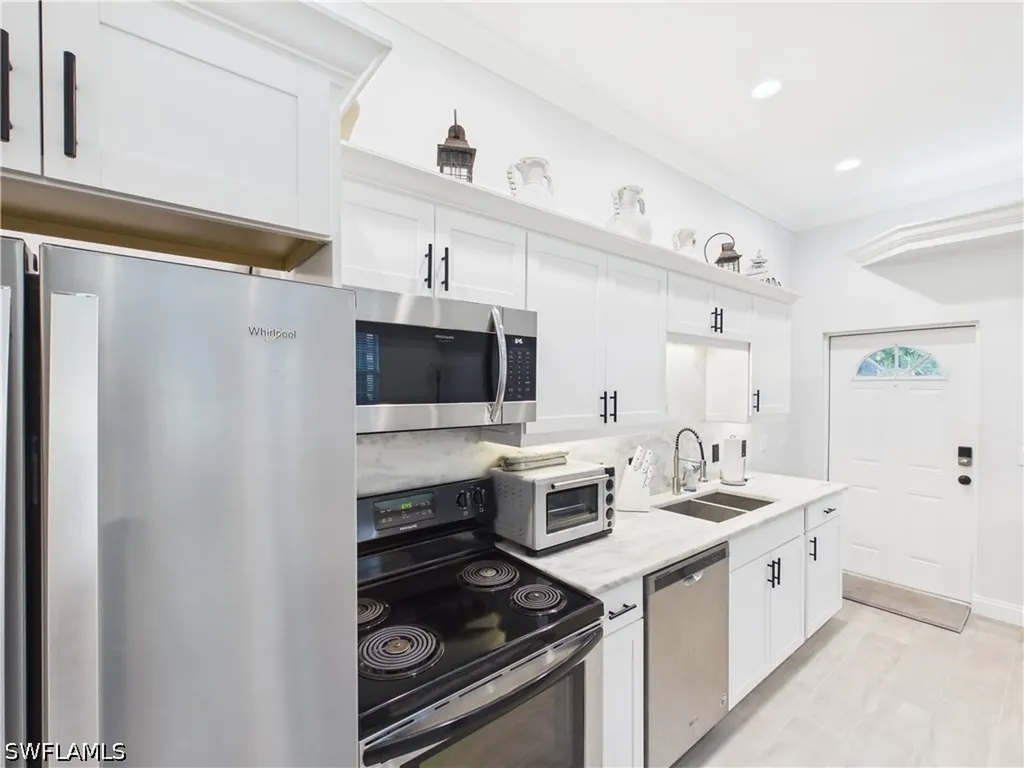 6072 Polly Avenue Naples FL 34112