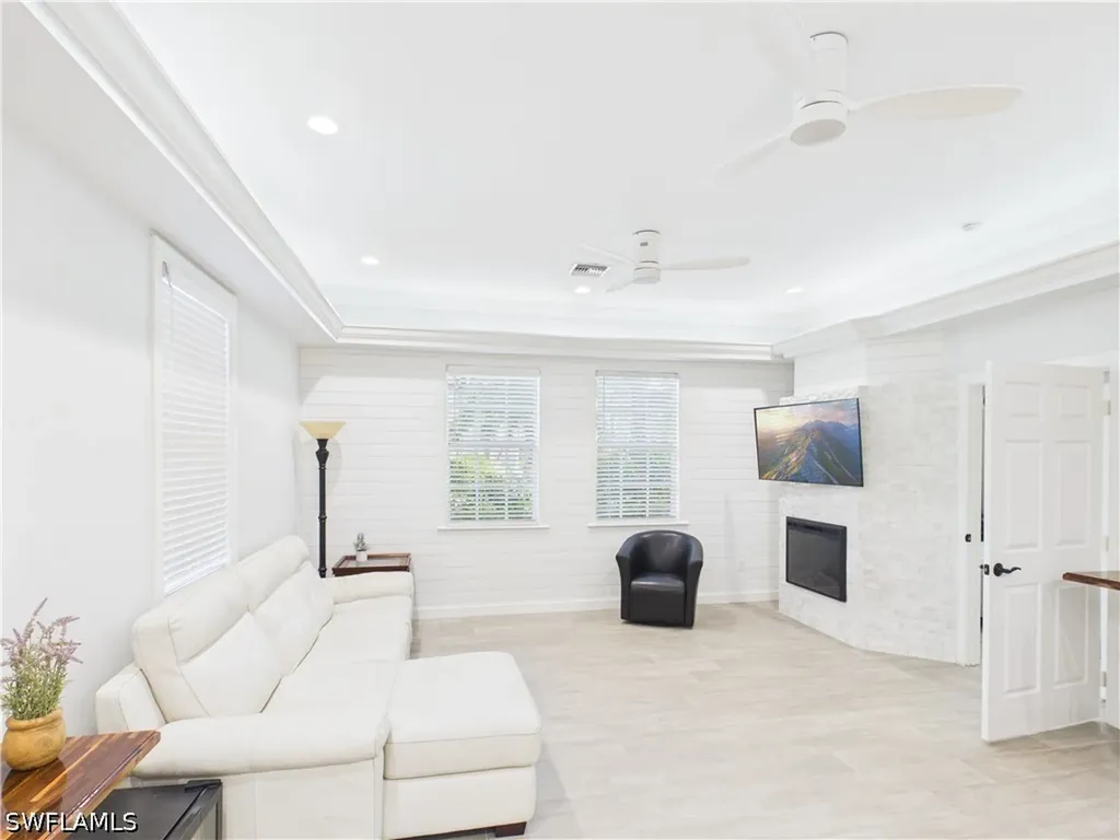 6072 Polly Avenue Naples FL 34112