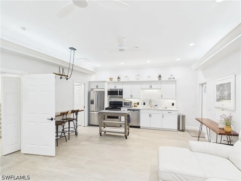 6072 Polly Avenue Naples FL 34112