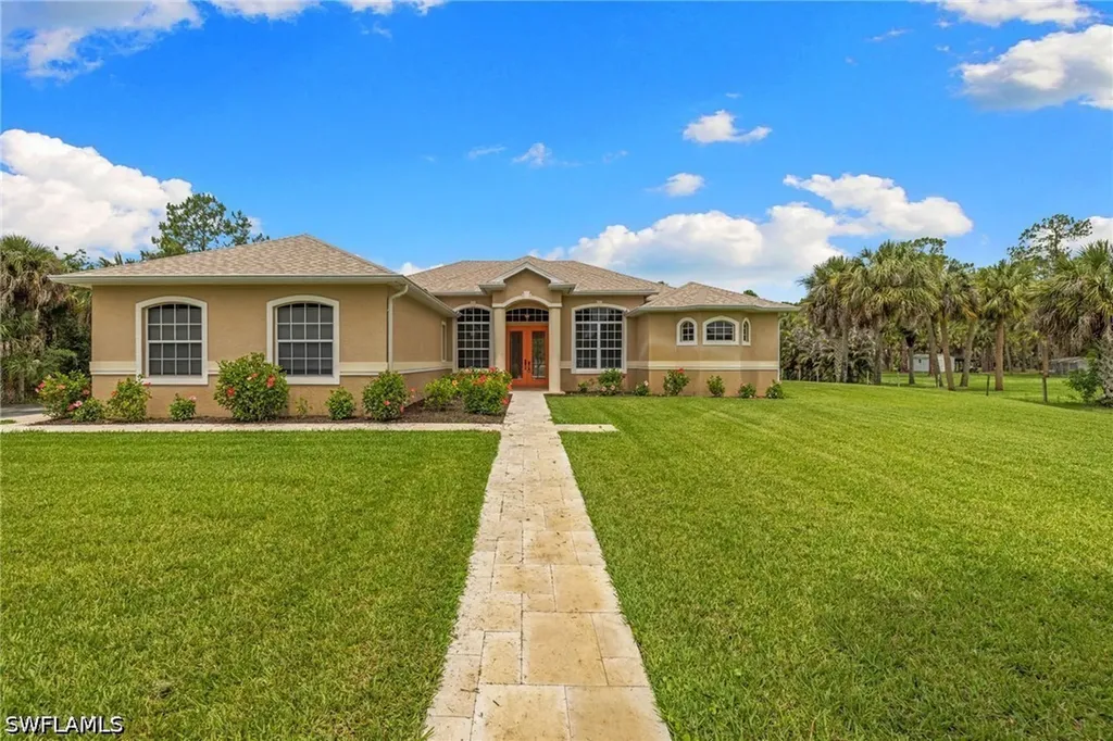 Naples FL, 385 13TH Street SW