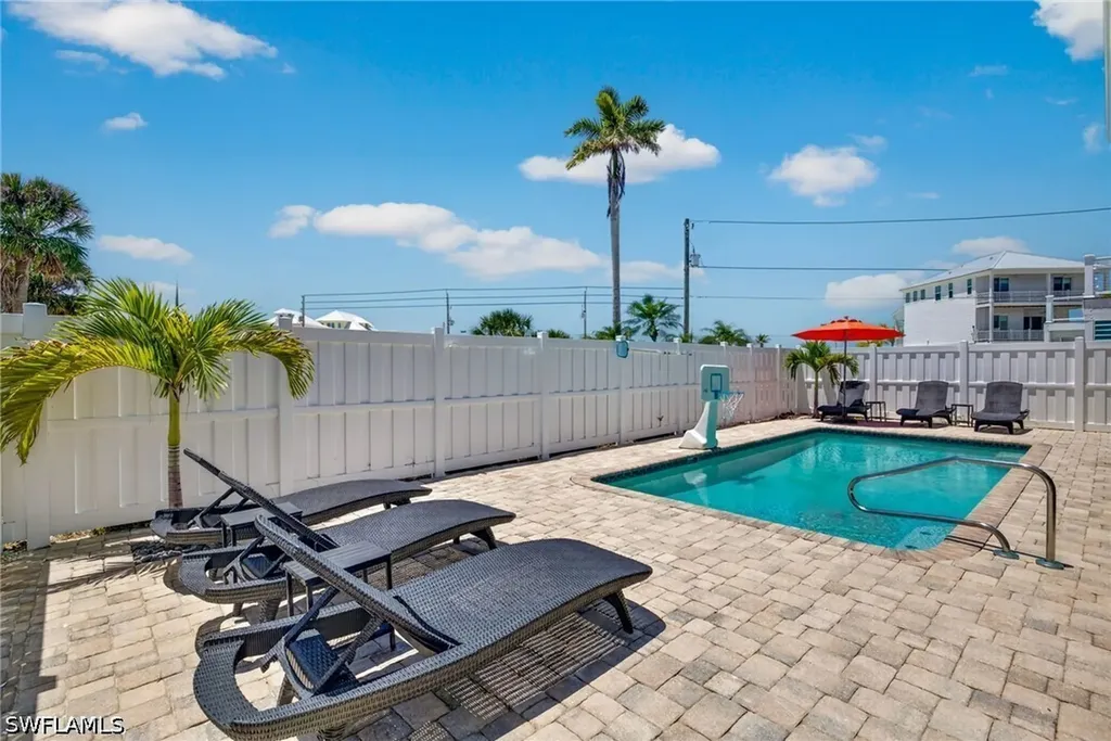 5612 Easy Street Fort Myers Beach FL 33931