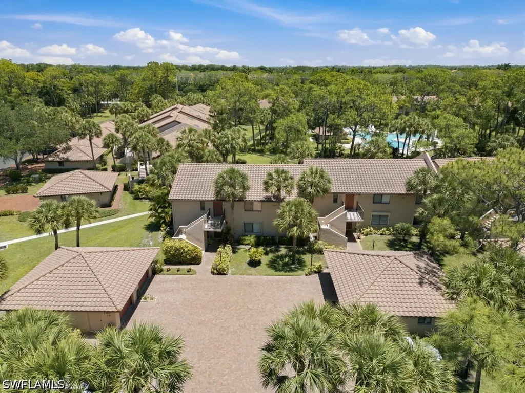3207 Horse Carriage Way Naples FL 34105