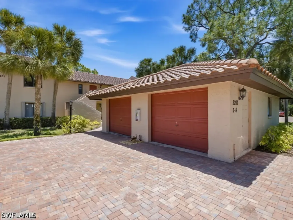 3207 Horse Carriage Way Naples FL 34105