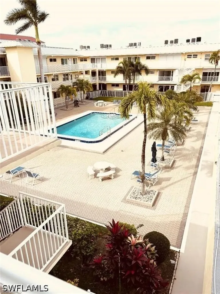 1100 8th Avenue S Naples FL 34102