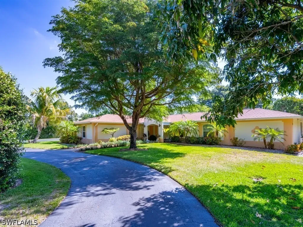 610 West Street Naples FL 34108
