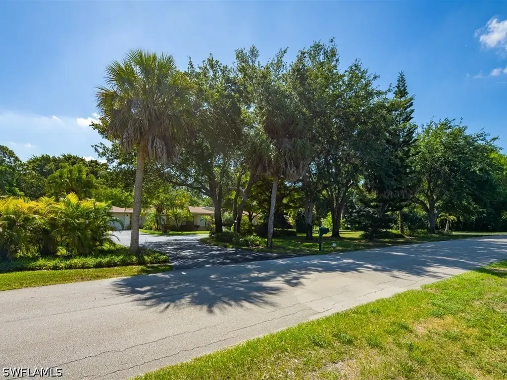 610 West Street Naples FL 34108