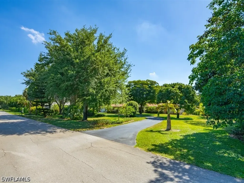 610 West Street Naples FL 34108