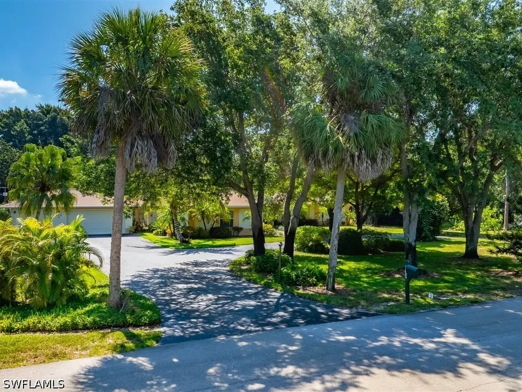 610 West Street Naples FL 34108